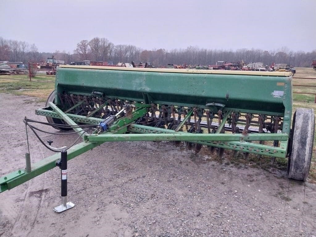 Image of John Deere 8300 Primary image