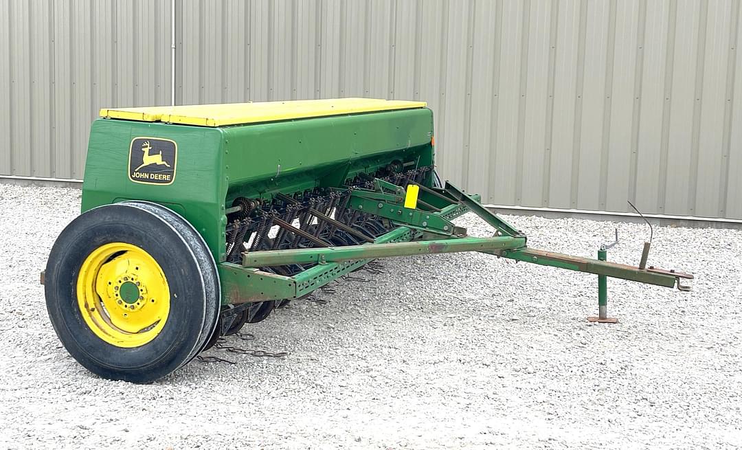 Image of John Deere 8300 Primary image