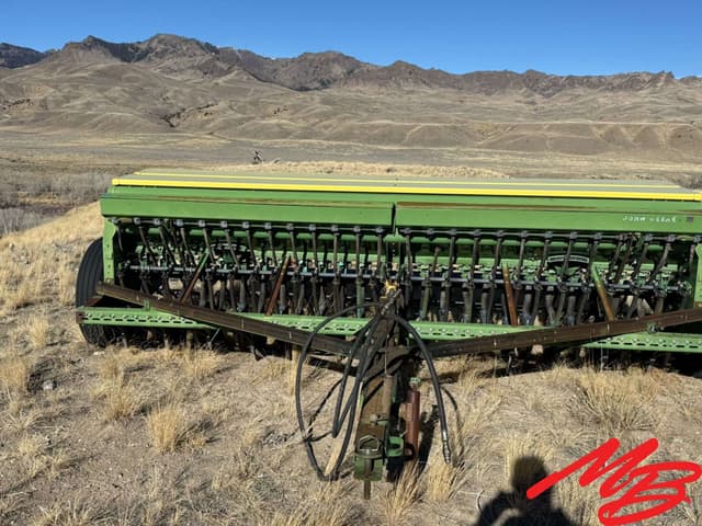 Image of John Deere 8300 equipment image 1