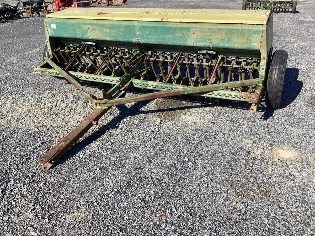 Image of John Deere 8300 Primary image