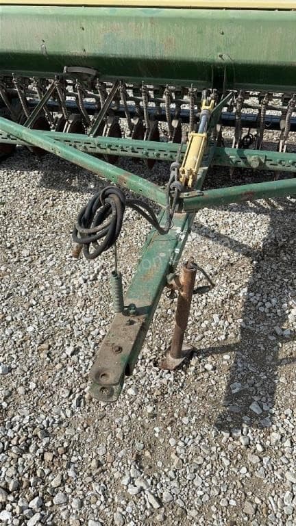 Image of John Deere 8300 equipment image 3