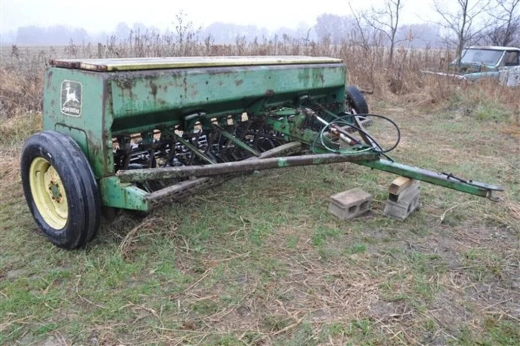 Image of John Deere 8300 Primary image