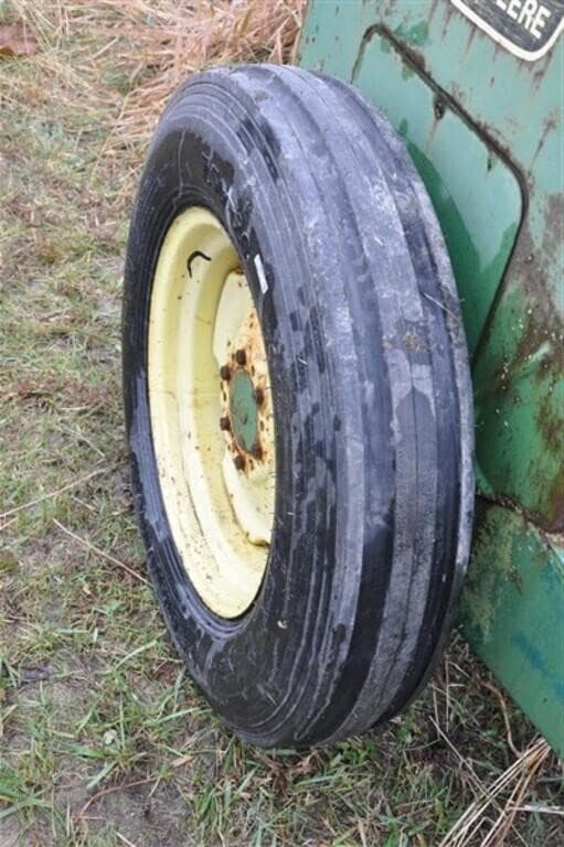 Image of John Deere 8300 equipment image 1