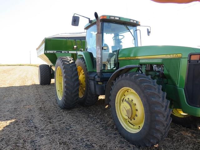 Image of John Deere 8300 equipment image 4