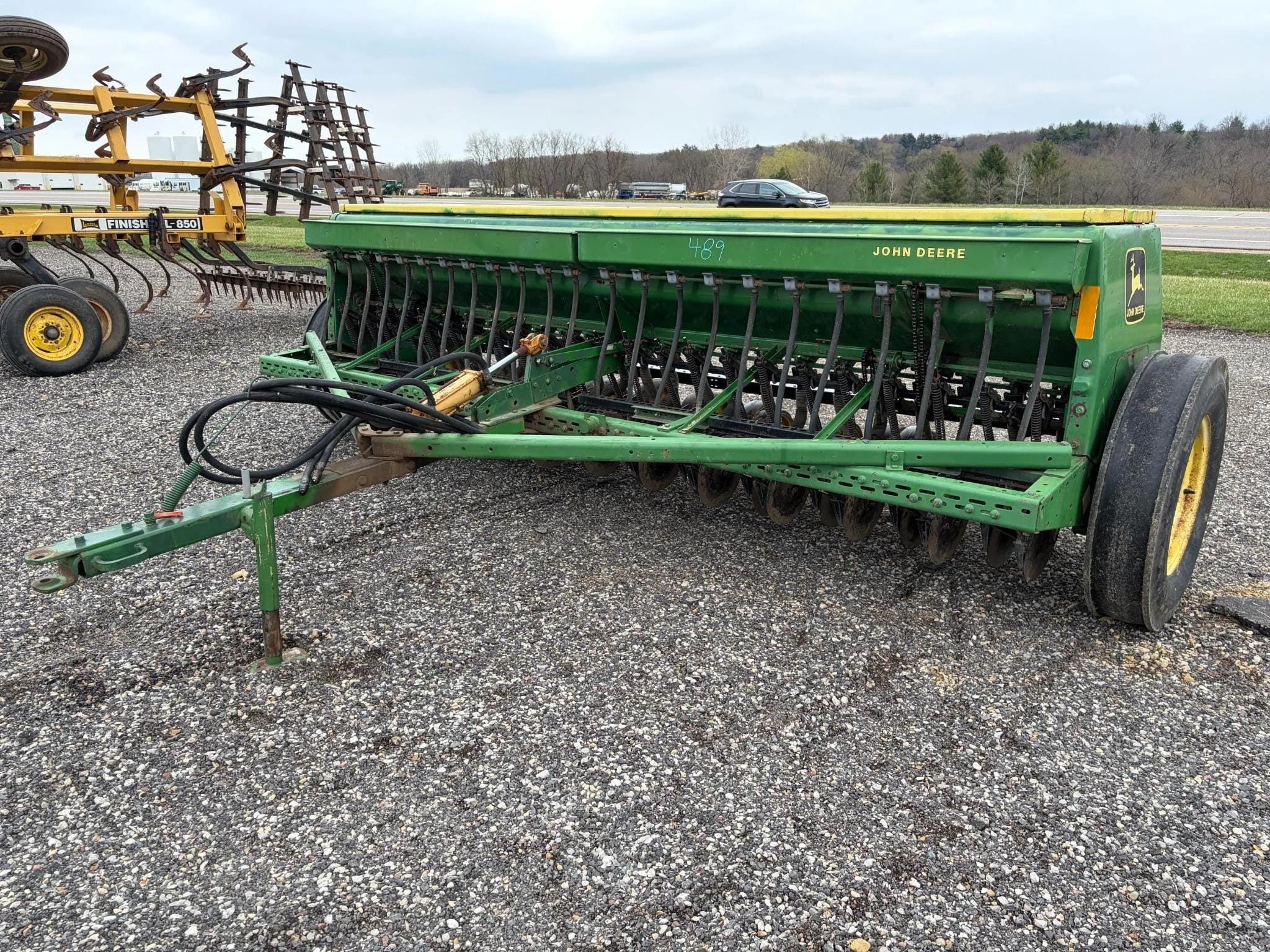 John Deere 8300 Equipment Image0