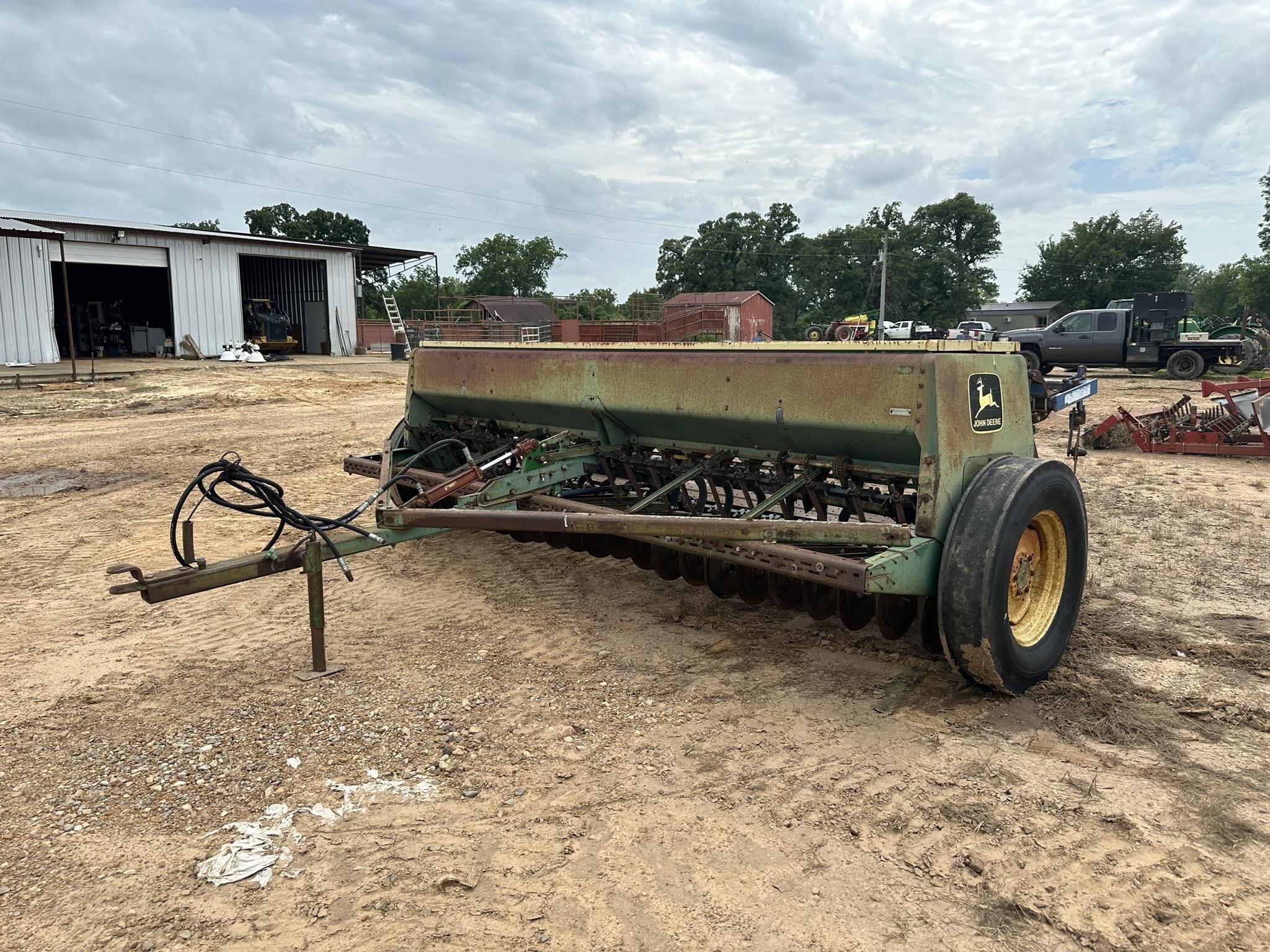 John Deere 8300 Equipment Image0