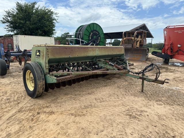Image of John Deere 8300 equipment image 2