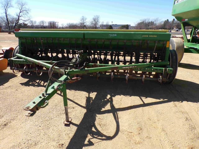 Image of John Deere 8300 equipment image 2