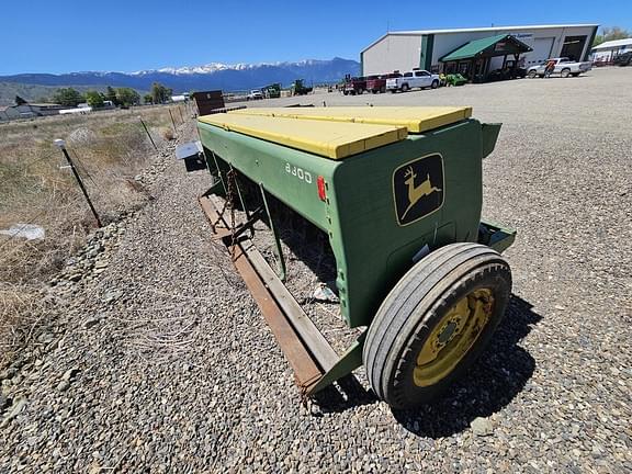 Image of John Deere 8300 equipment image 3