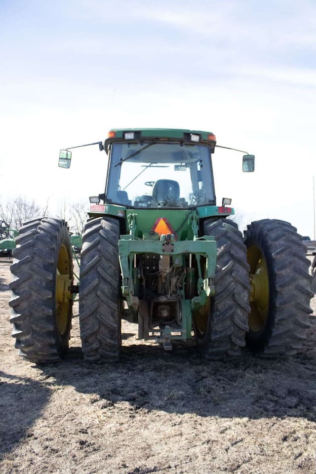 Image of John Deere 8300 equipment image 3