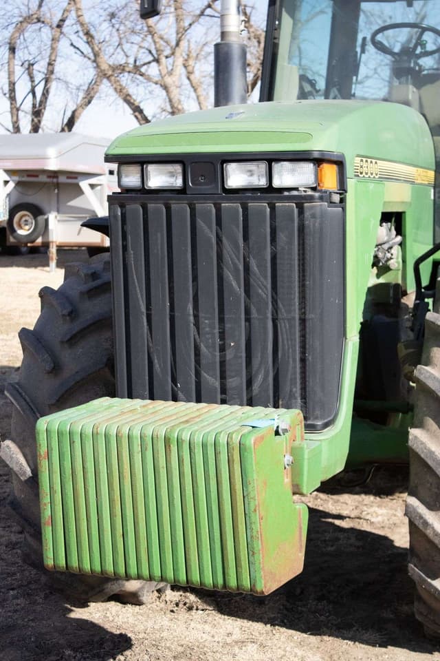 Image of John Deere 8300 equipment image 4