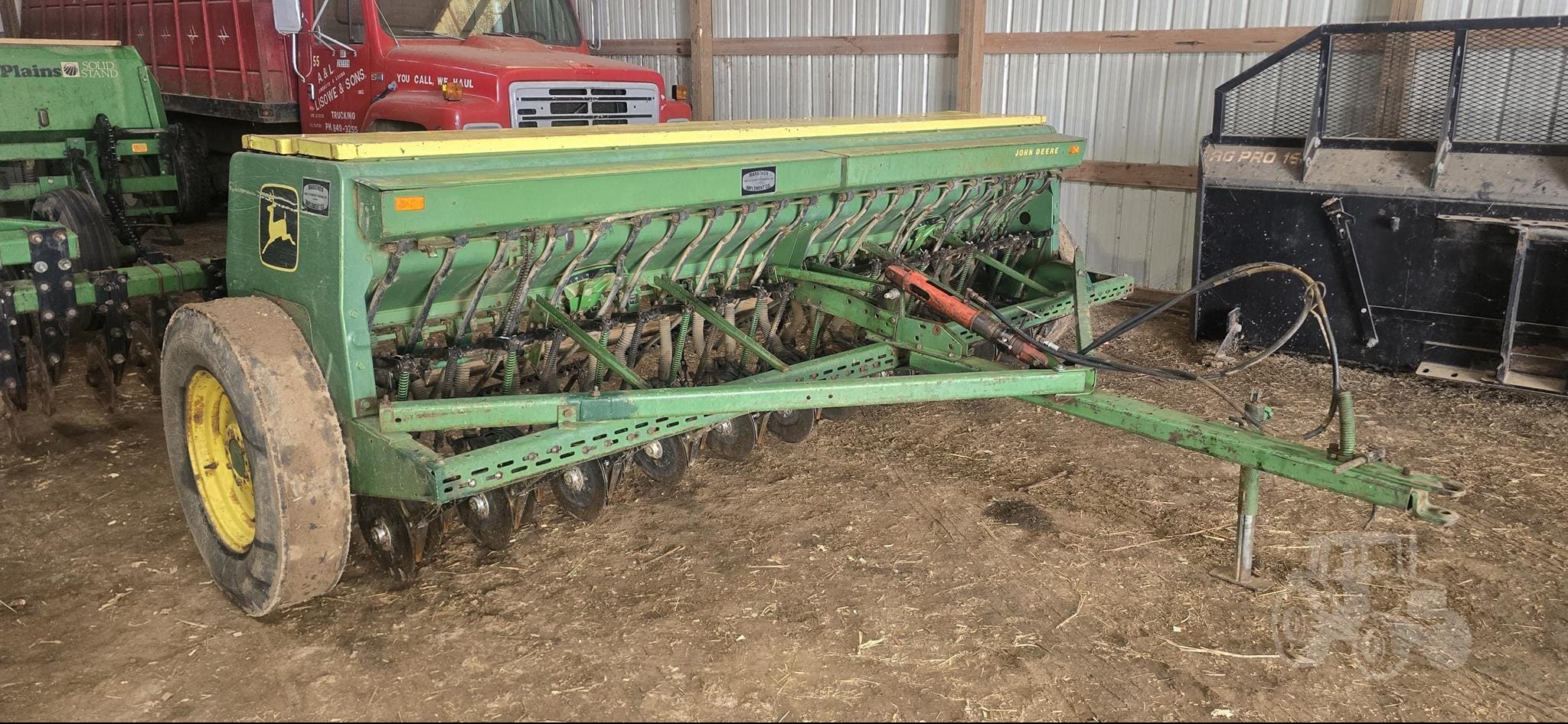 John Deere 8300 Equipment Image0