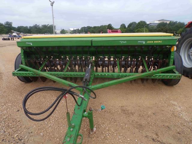 Image of John Deere 8300 equipment image 2
