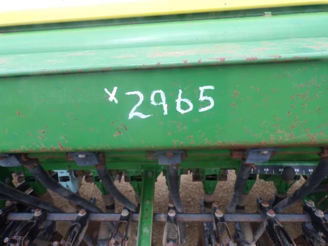 Image of John Deere 8300 equipment image 1