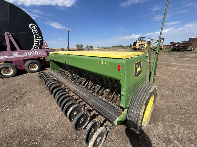 Image of John Deere 8300 equipment image 4