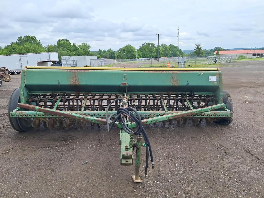 Image of John Deere 8300 Primary image