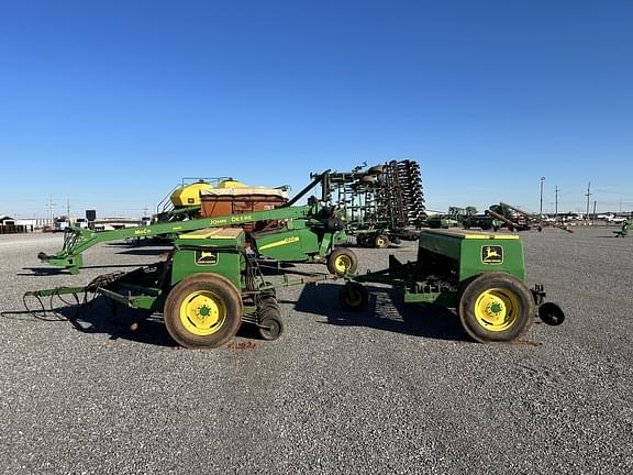 Image of John Deere 8300 equipment image 1