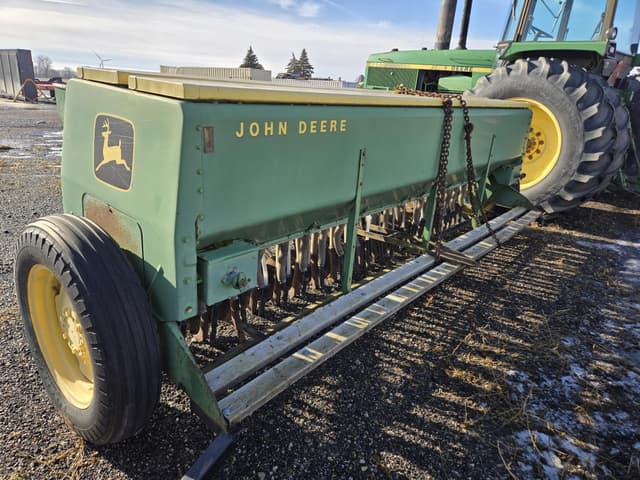 Image of John Deere 8300 equipment image 2
