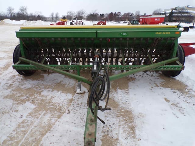 Image of John Deere 8300 equipment image 2