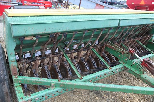 Image of John Deere 8300 equipment image 3