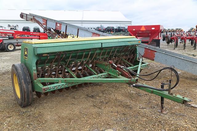 Image of John Deere 8300 equipment image 1
