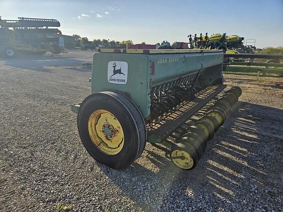 Image of John Deere 8300 equipment image 2