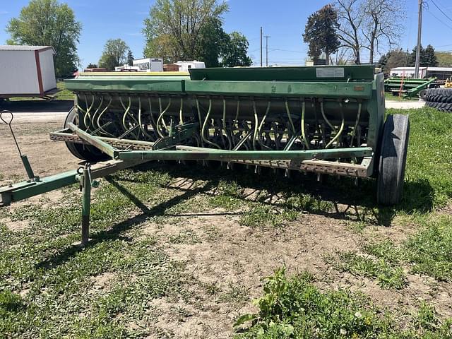 Image of John Deere 8300 equipment image 3