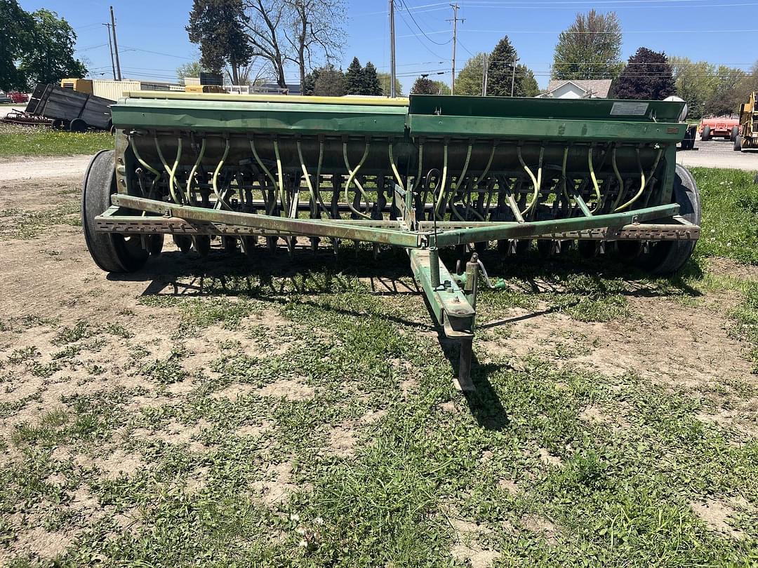 Image of John Deere 8300 Primary image