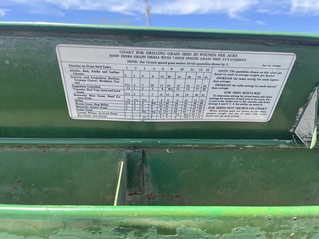 Image of John Deere 8300 equipment image 4