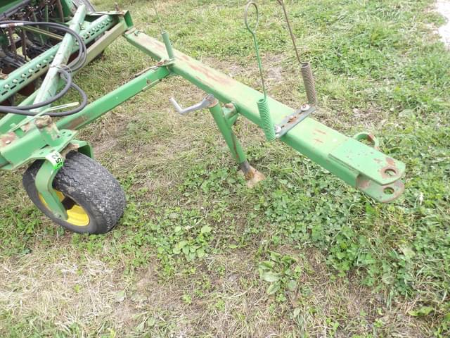 Image of John Deere 8300 equipment image 2