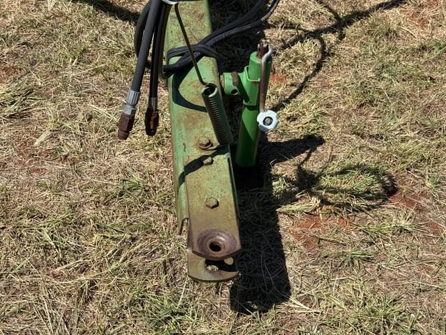 Image of John Deere 8300 equipment image 2