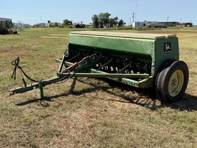 Image of John Deere 8300 equipment image 4
