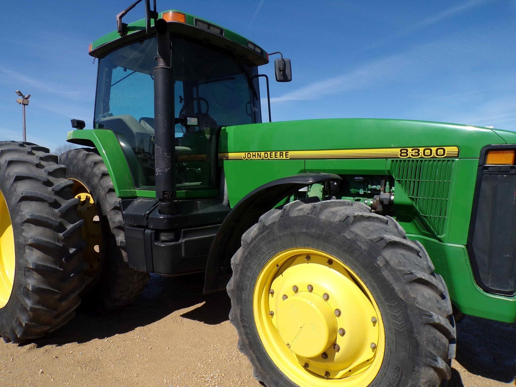 John Deere 8300 Equipment Image0