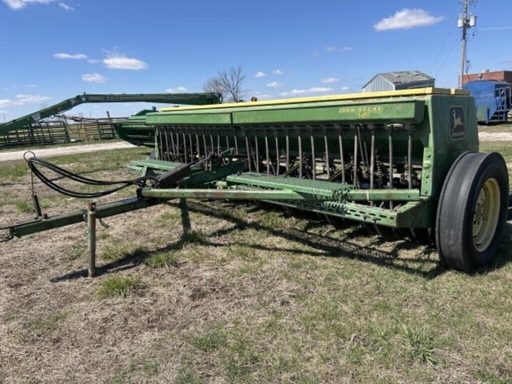 Image of John Deere 8300 Primary image