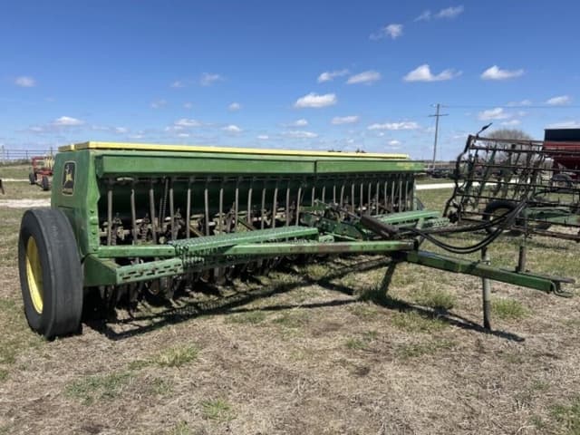 Image of John Deere 8300 equipment image 1