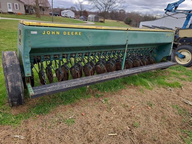 Image of John Deere 8300 equipment image 4