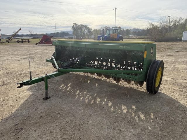 Image of John Deere 8300 equipment image 2
