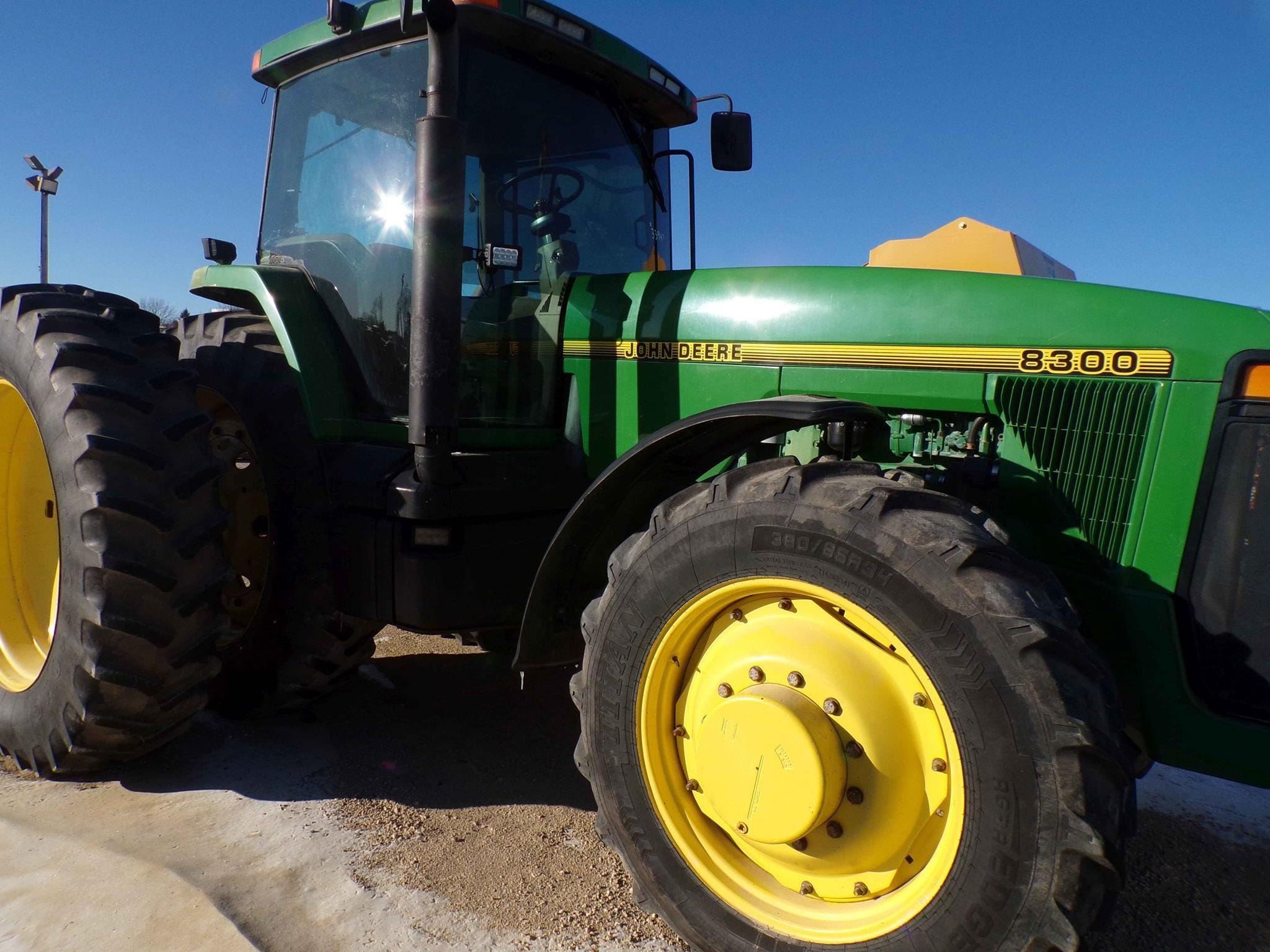 John Deere 8300 Equipment Image0