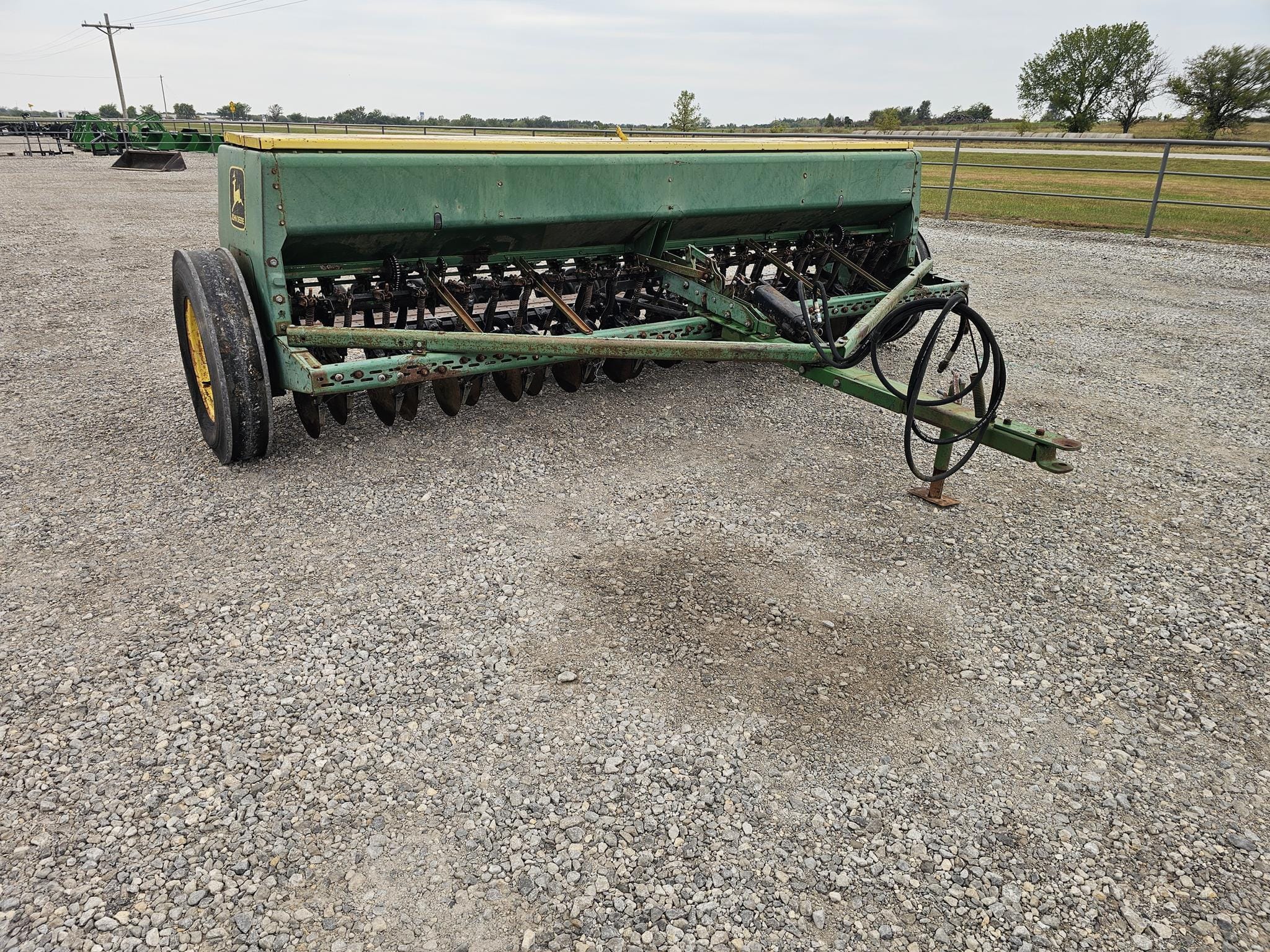 John Deere 8300 Equipment Image0