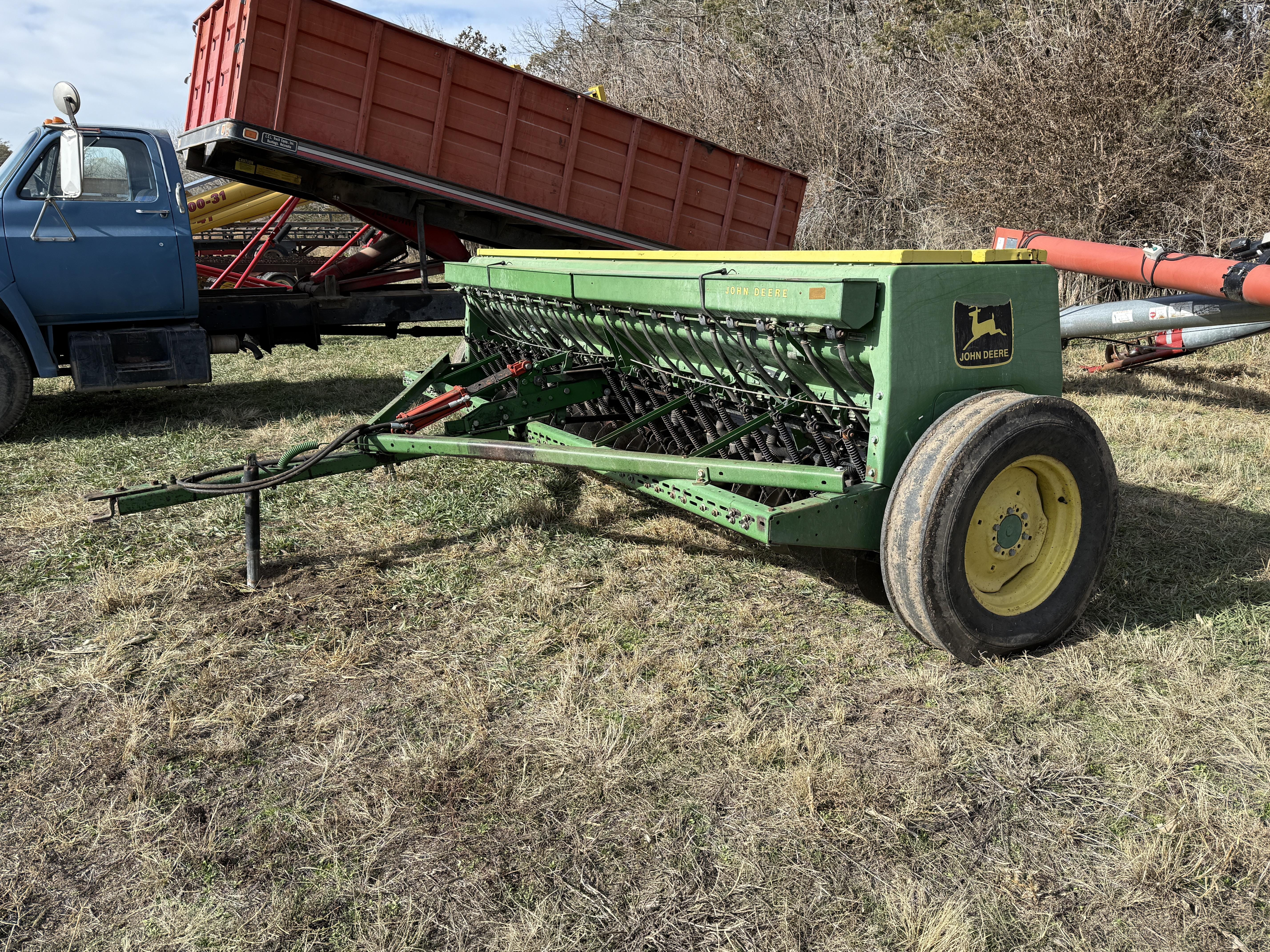 Main image John Deere 8300