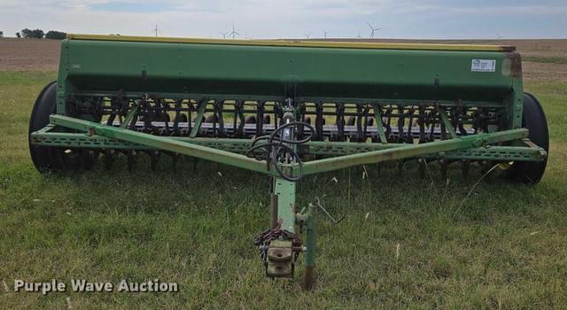 Image of John Deere 8300 equipment image 1