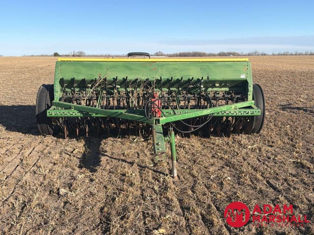 Image of John Deere 8300 equipment image 2