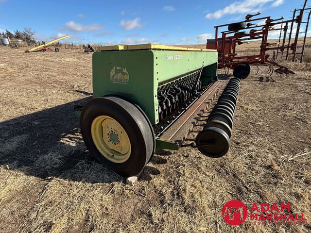 Image of John Deere 8300 equipment image 3