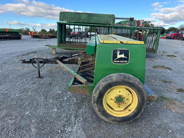 Image of John Deere 8300 equipment image 3