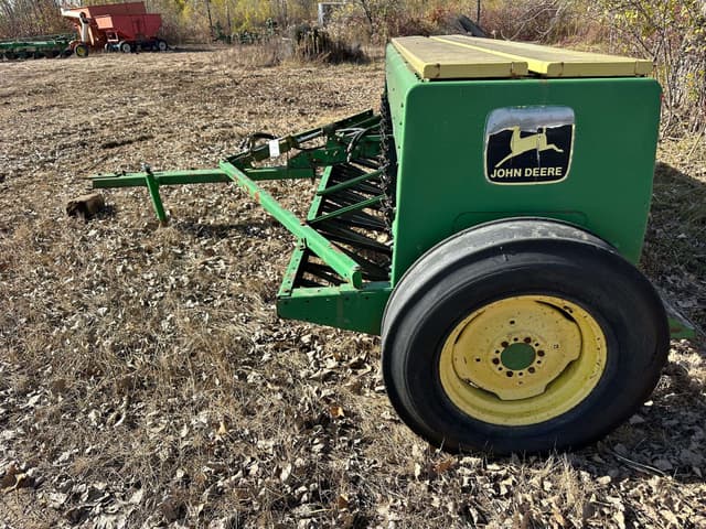 Image of John Deere 8300 equipment image 2