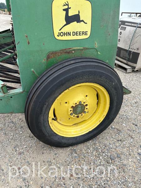 Image of John Deere 8300 equipment image 3