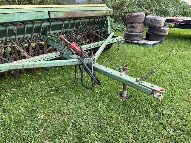 Image of John Deere 8300 equipment image 2