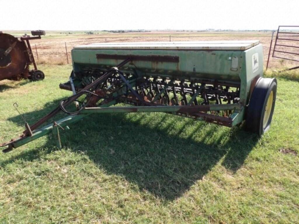 Image of John Deere 8300 Primary image