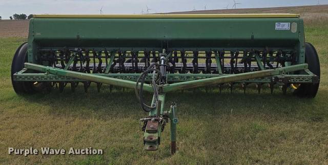 Image of John Deere 8300 equipment image 1