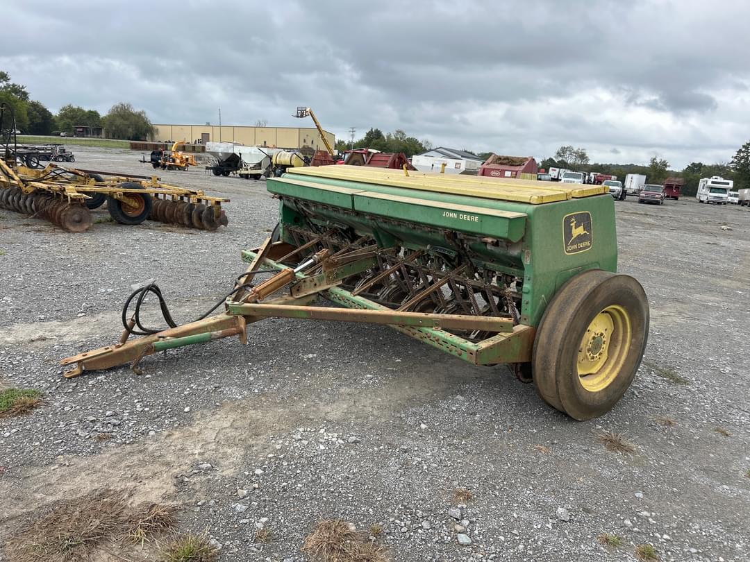 Image of John Deere 8300 Primary image